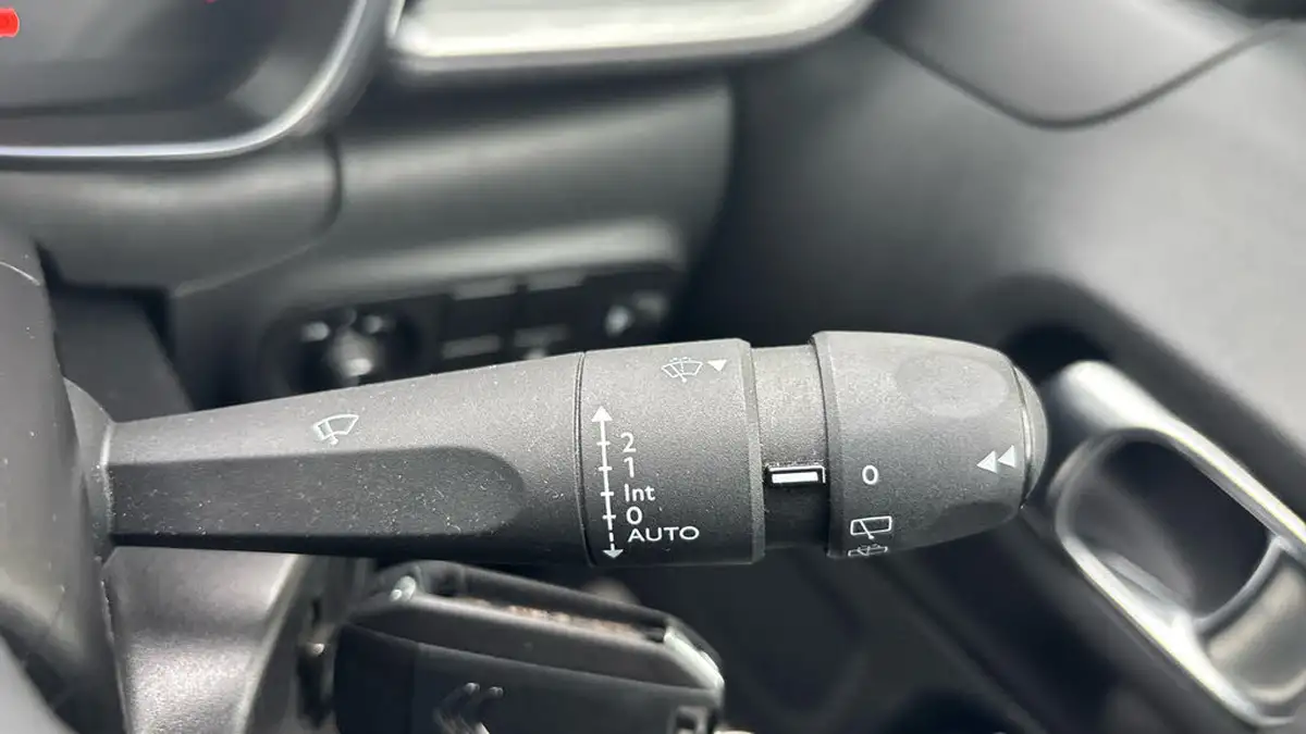 2023-citroen-c3-12-puretech-shine-plus-110ps-ss-eat6-big-27