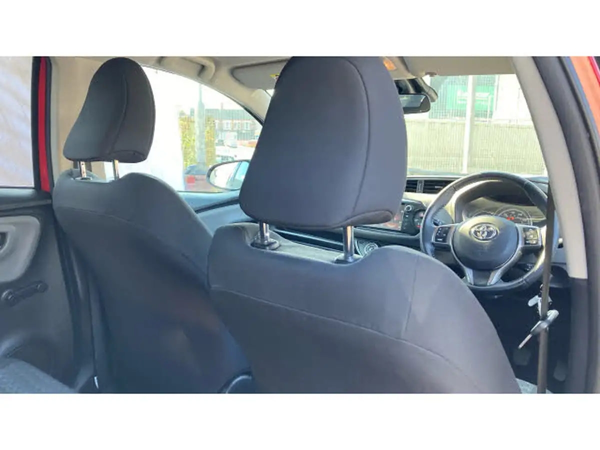 2016-toyota-yaris-133-icon-vvt-i-tss-5d-big-19