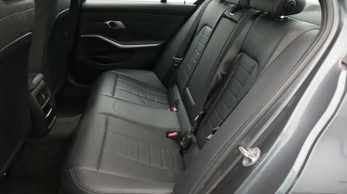 2020-bmw-3-series-20-330e-m-sport-tech-pack-saloon-4d-big-16