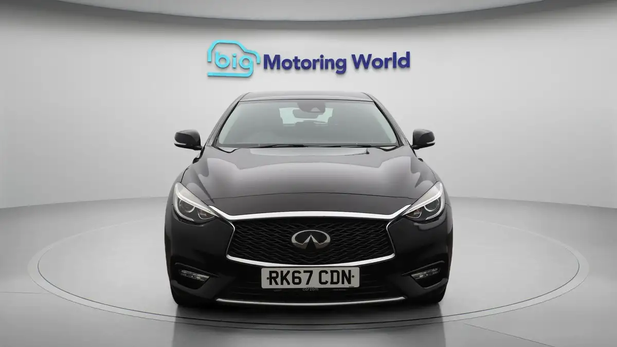 2017-infiniti-q30-15d-business-executive-dct-big-2
