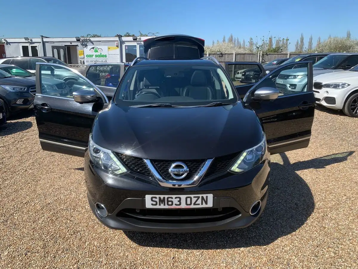 2014-nissan-qashqai-16dci-tekna-4x4-big-49