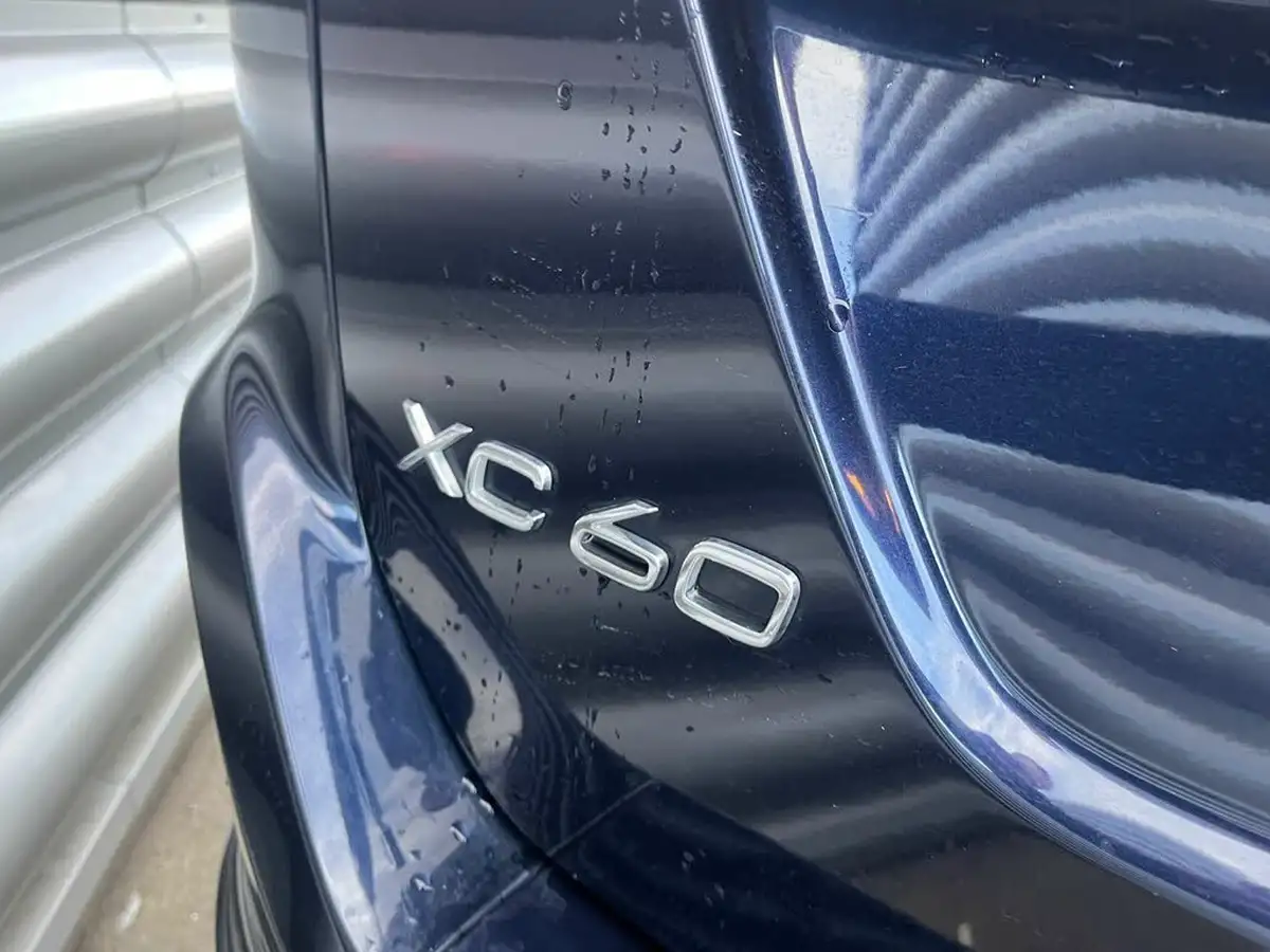 2016-volvo-xc60-20td-d4-se-nav-big-30