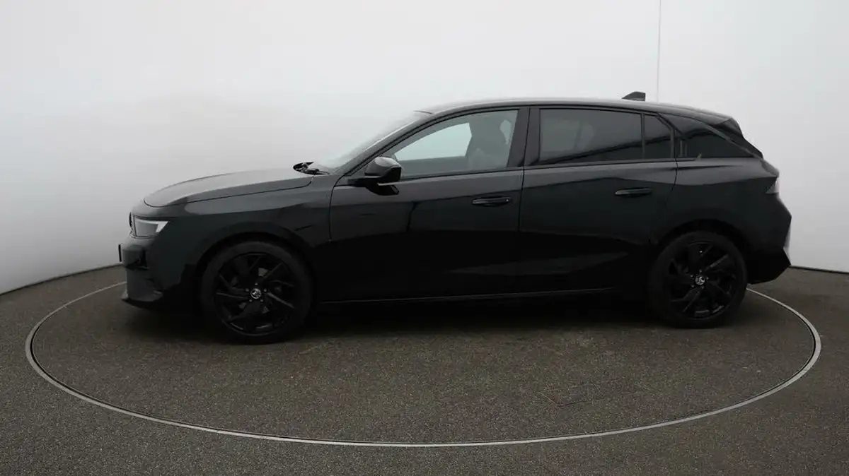 2023-vauxhall-astra-12-turbo-gs-hatchback-big-56