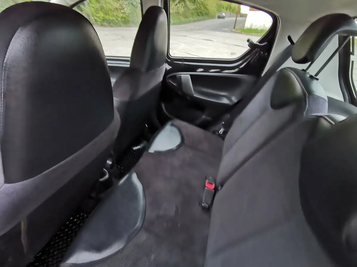 2012-toyota-aygo-10-aygo-ice-vvt-i-5d-big-10