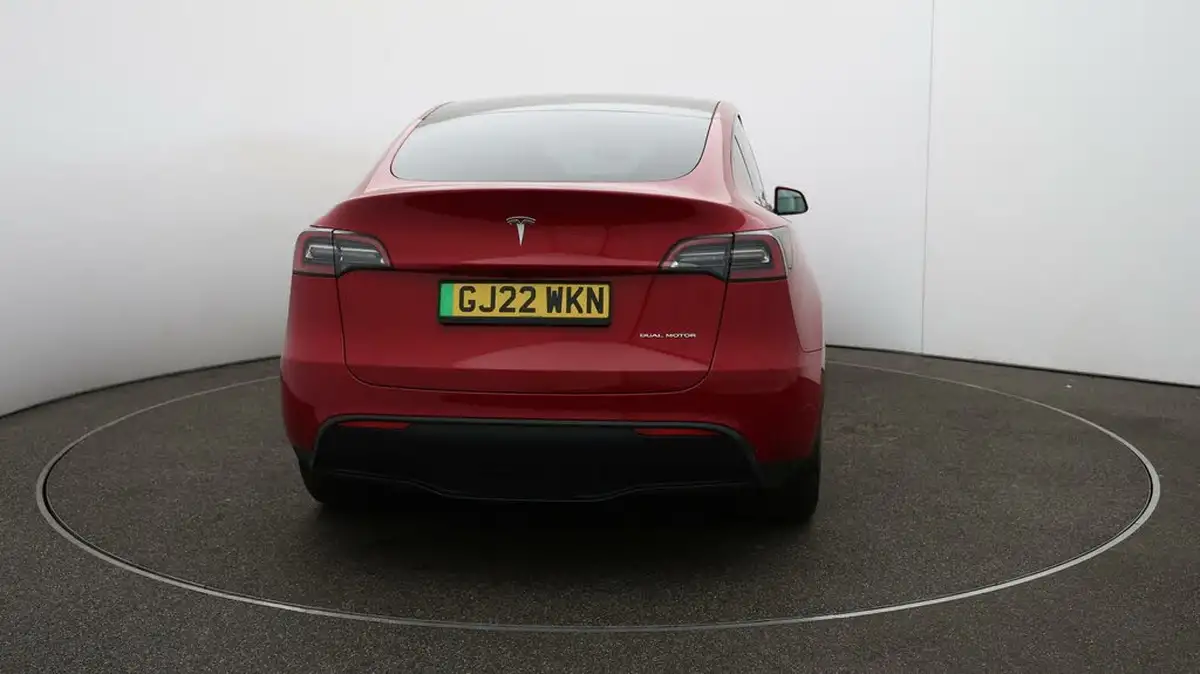 2022-tesla-model-y-e-long-range-big-48