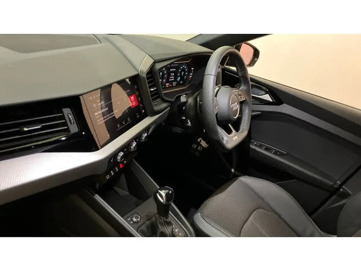 2024-audi-a1-15-35-tfsi-black-edition-big-1