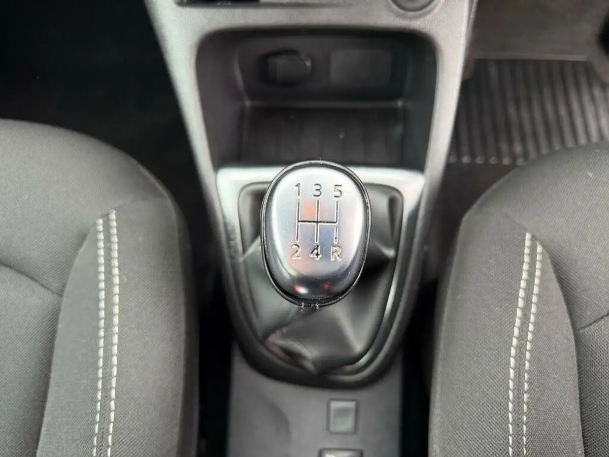 2018-renault-captur-09-tce-iconic-big-34