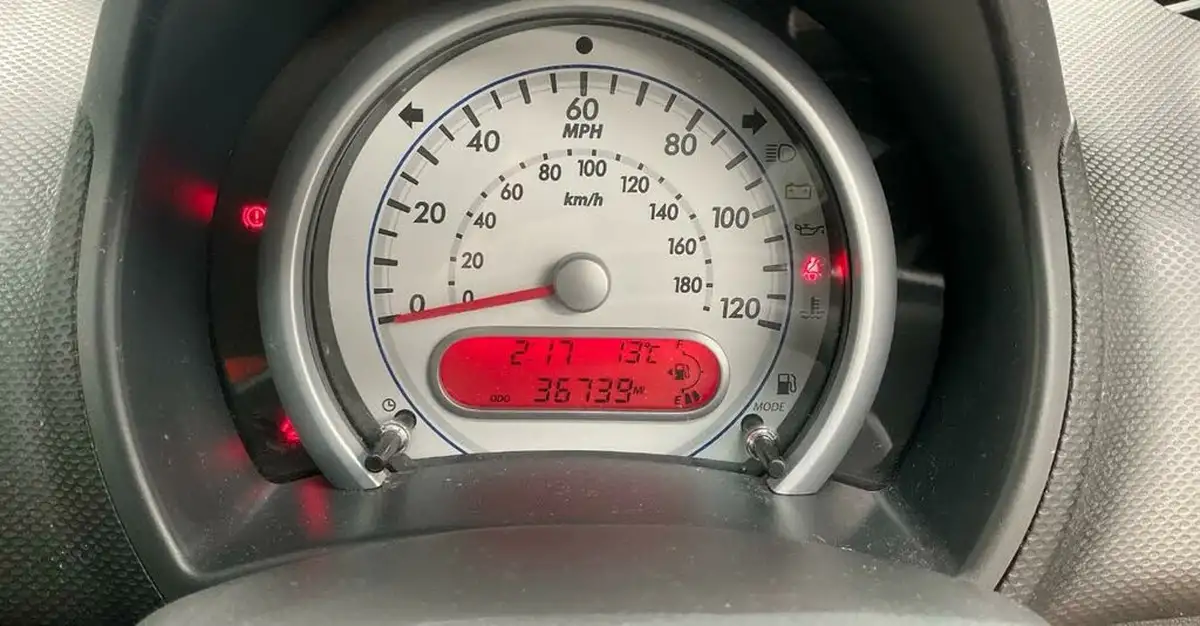 2011-suzuki-splash-10-gls-big-7