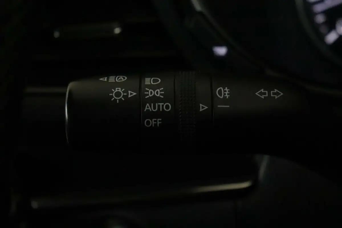 2022-mazda-mazda3-20-se-l-lux-186ps-hatchback-5d-big-17