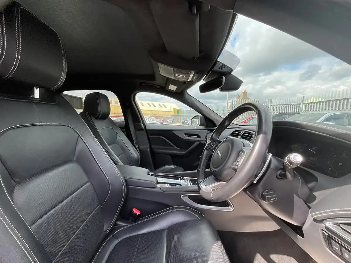 2020-jaguar-f-pace-20-i4d-chequered-flag-180ps-big-8