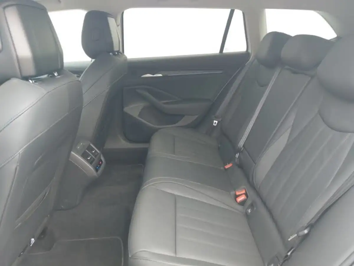 2024-skoda-superb-20tdi-se-l-150ps-scr-estate-dsg-big-5