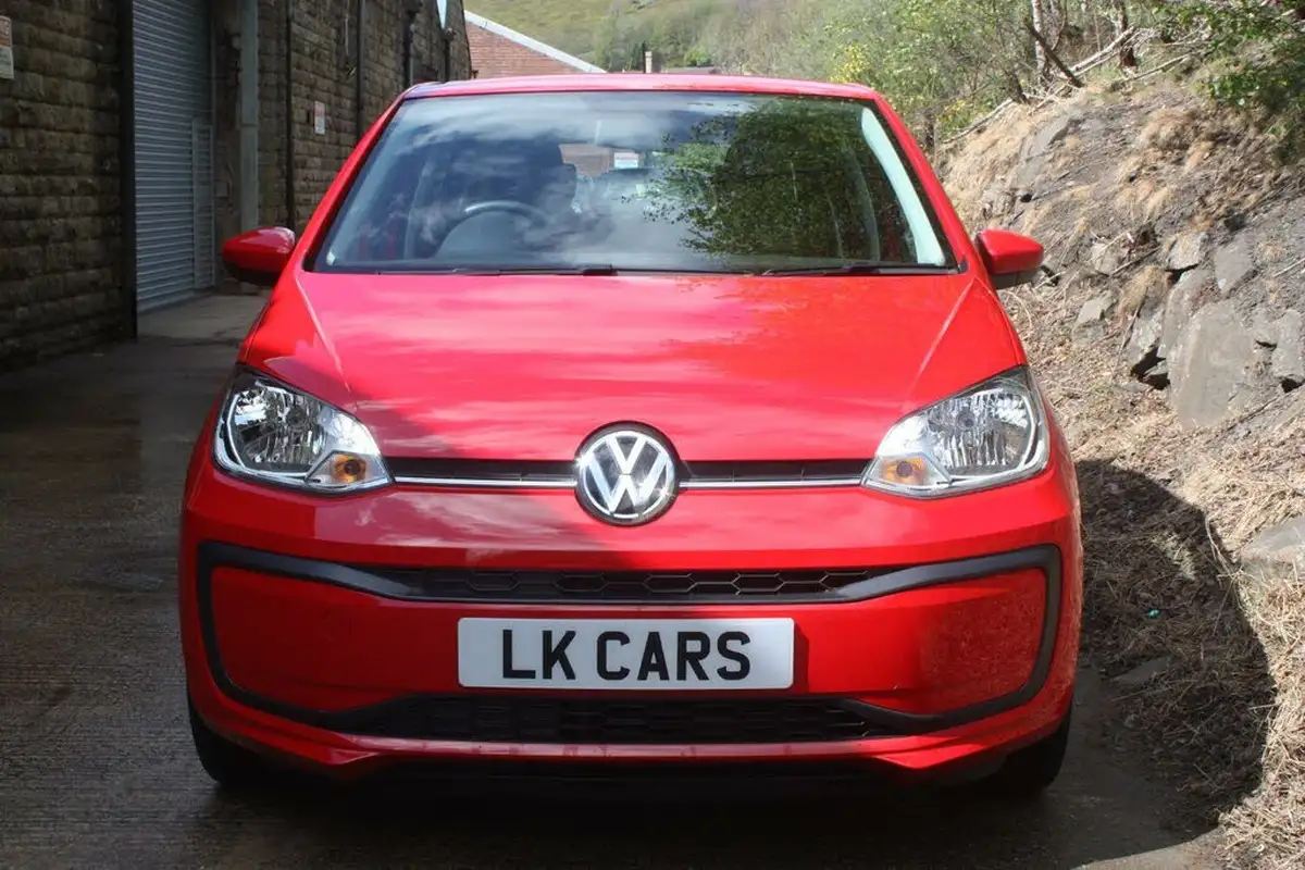 2017-volkswagen-up-10-move-up-5d-big-2