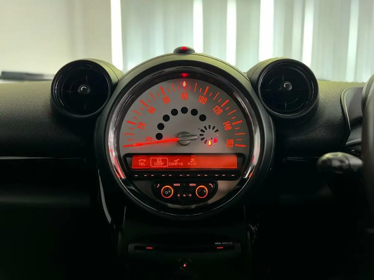2013-mini-countryman-16-cooper-s-190bhp-all4-big-22