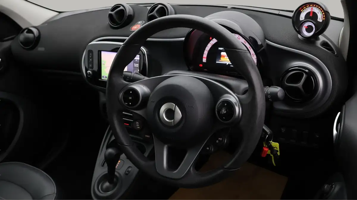 2019-smart-forfour-eq-prime-premium-big-8