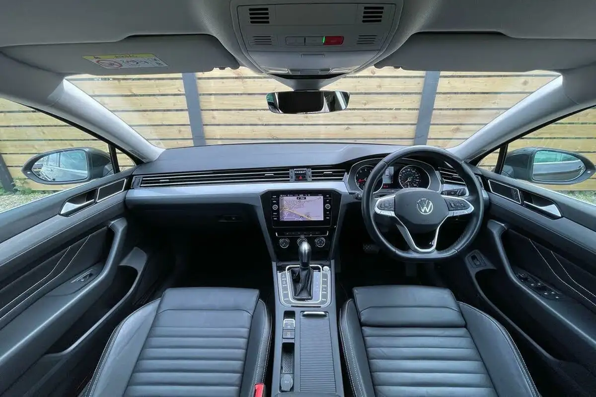 2022-volkswagen-passat-15-tsi-sel-estate-5d-dsg-big-2