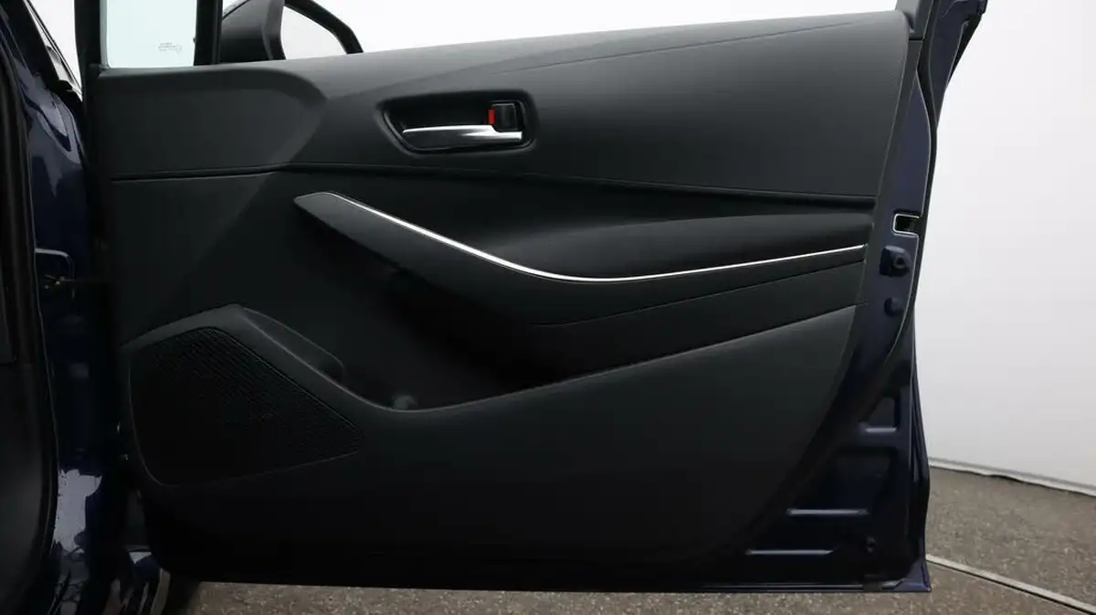 2022-toyota-corolla-18-vvt-i-icon-tech-trk-hatchback-5d-big-15
