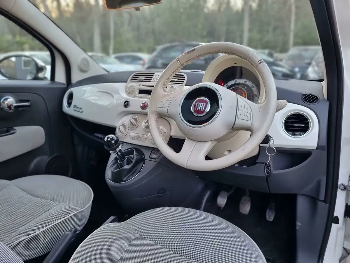 2014-fiat-500-12-lounge-big-16