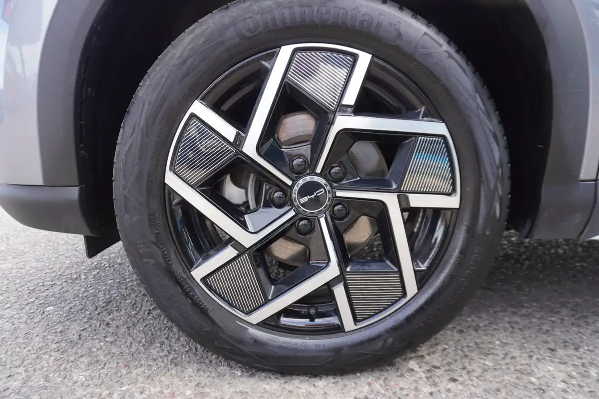 2024-byd-atto-3-e-comfort-big-33