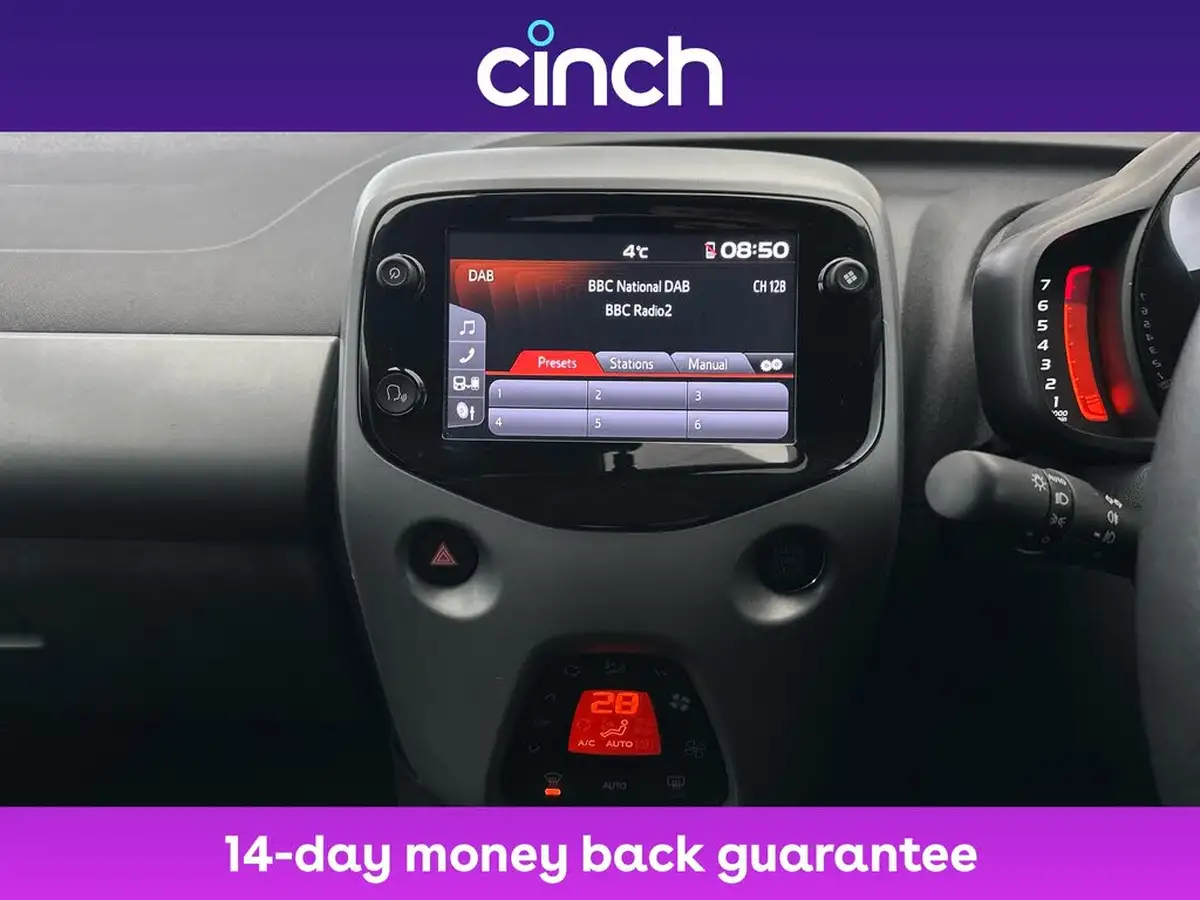 2020-toyota-aygo-10-vvt-i-x-clusiv-blackred-bi-tone-tss-big-11