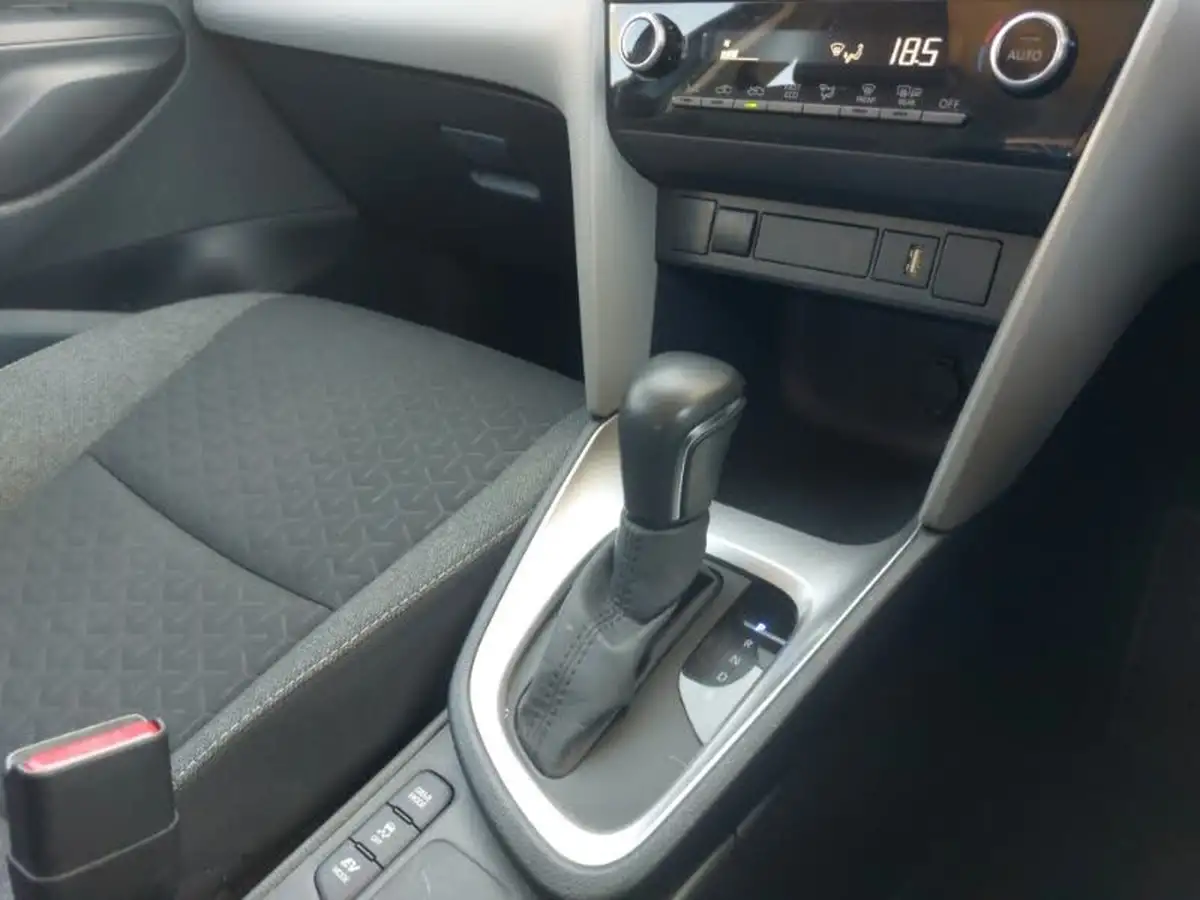 2022-toyota-yaris-cross-15-vvt-i-icon-big-13