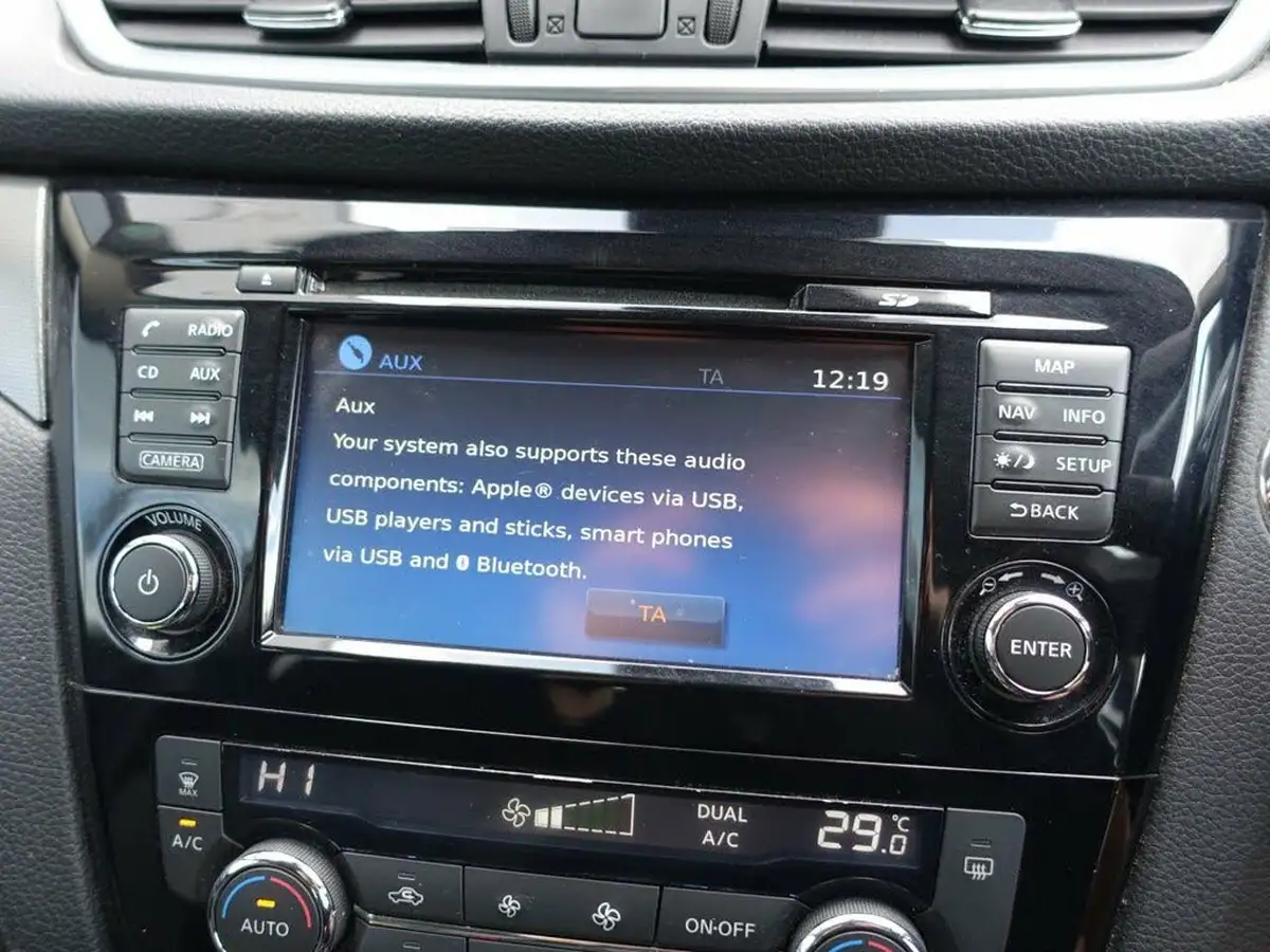 2017-nissan-qashqai-12-dig-t-n-connecta-big-17