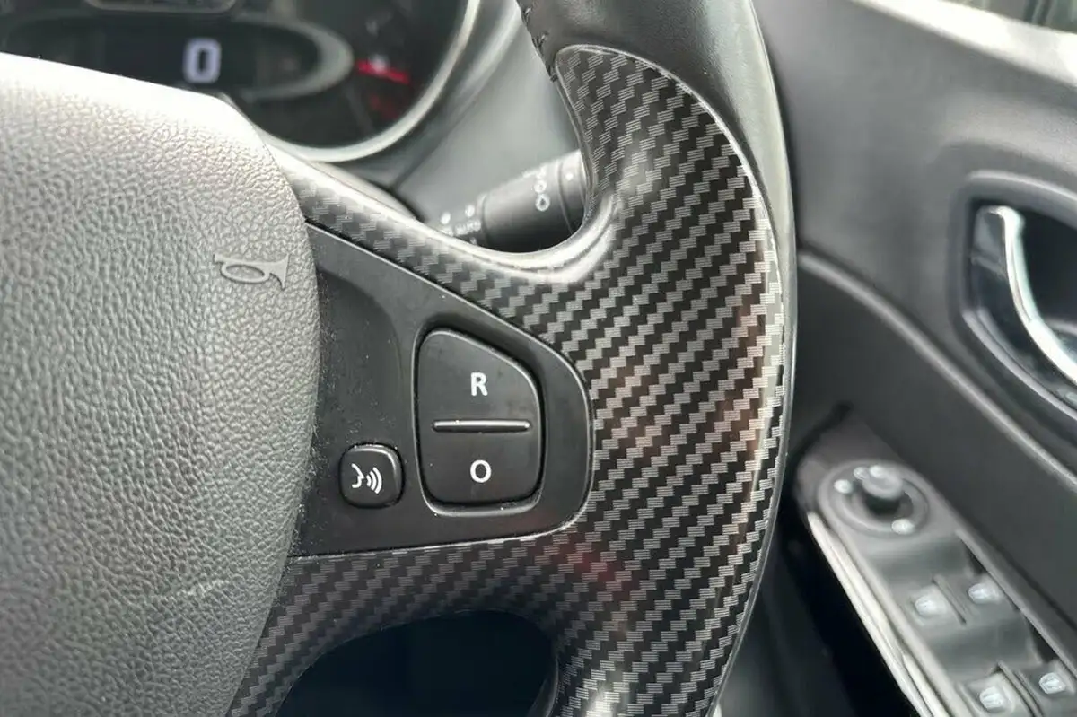 2017-renault-captur-15dci-signature-nav-110bhp-energy-ss-big-16