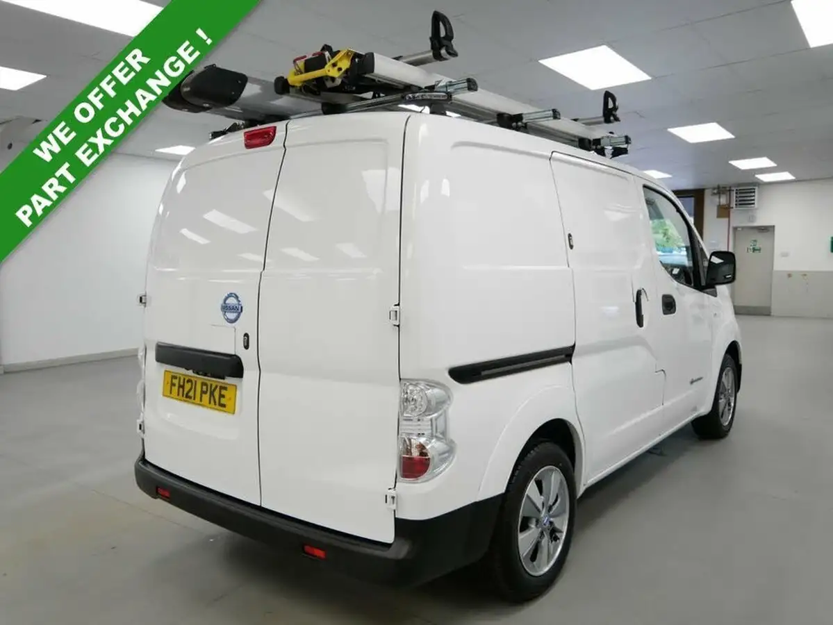 2021-nissan-env200-e-tekna-rapid-panel-van-big-9