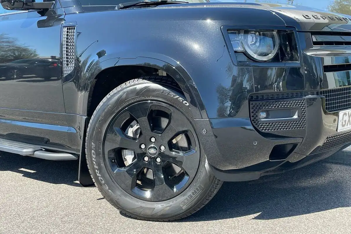2024-land-rover-130-defender-30-d300-x-dynamic-hse-big-9