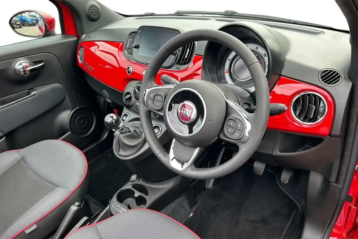 2023-fiat-500c-10-red-big-23