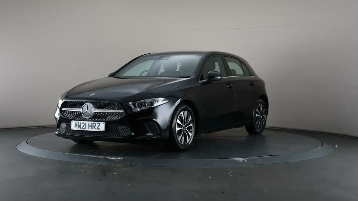 2021-mercedes-benz-a-class-13-a180-se-7g-dct-big-37