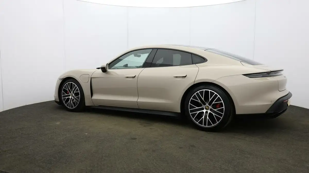 2021-porsche-taycan-e-4s-571ps-performance-battery-plus-big-63