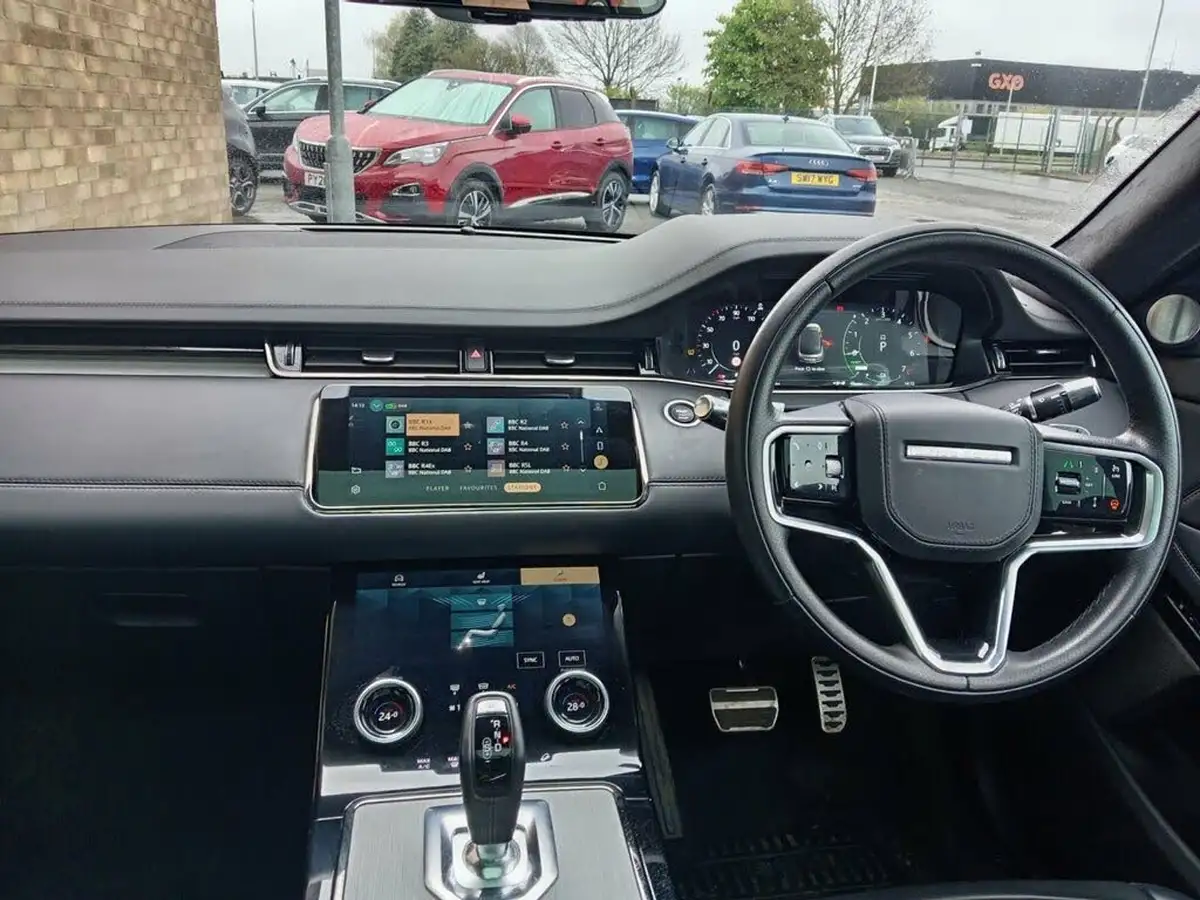 2022-land-rover-range-rover-evoque-15-p300e-autobiography-big-5