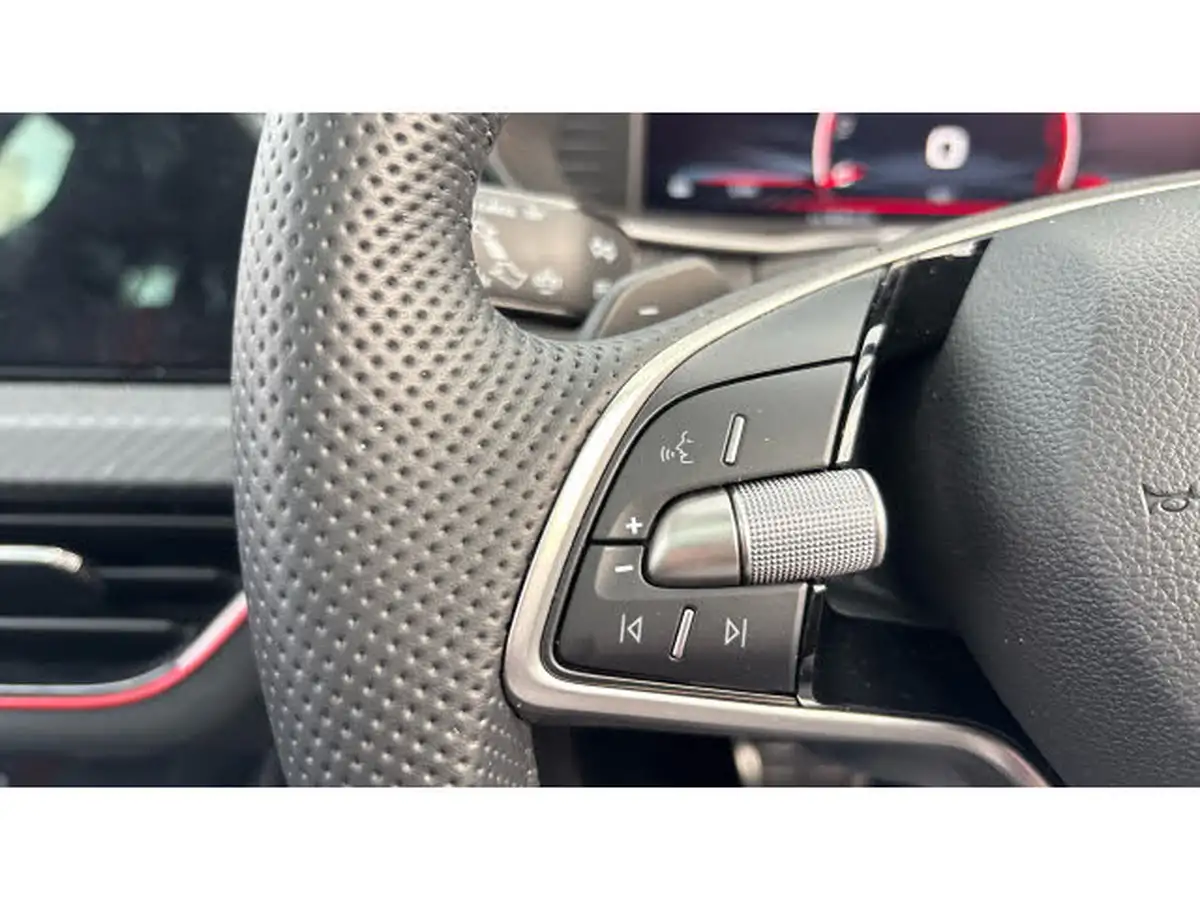 2024-skoda-kamiq-15-tsi-monte-carlo-dsg-big-16