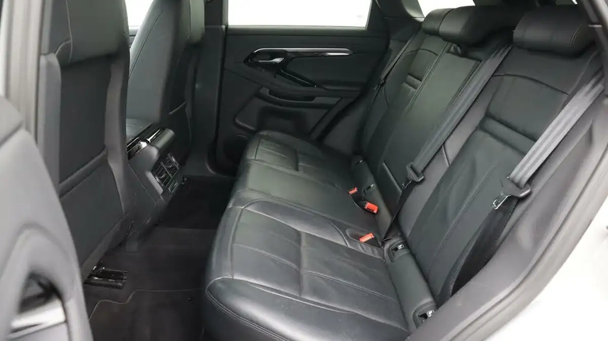 2021-land-rover-range-rover-evoque-15-p300e-r-dynamic-se-big-16