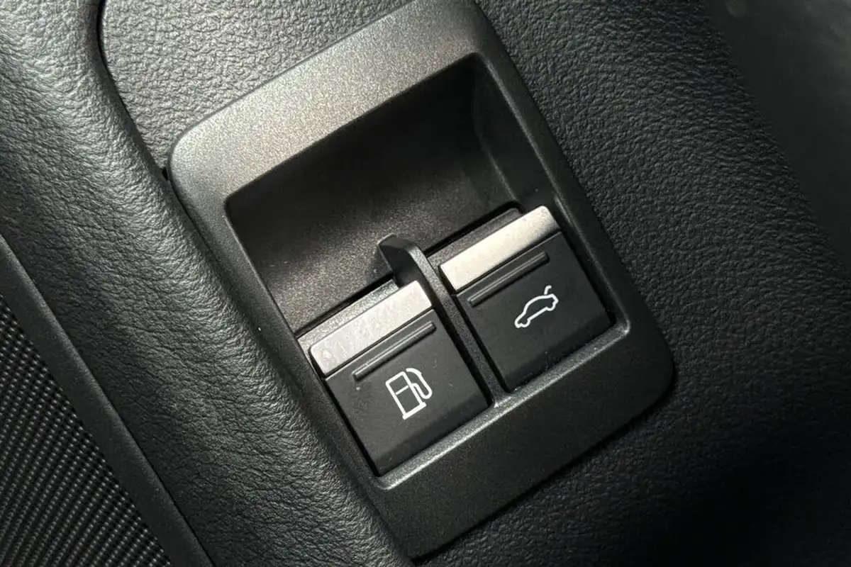 2024-audi-a6-saloon-20-50-tfsi-e-s-line-big-43