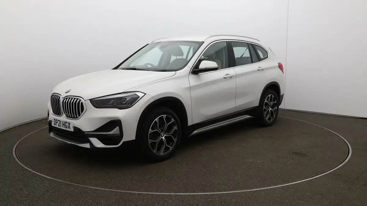 2021-bmw-x1-20-sdrive20i-xline-big-3