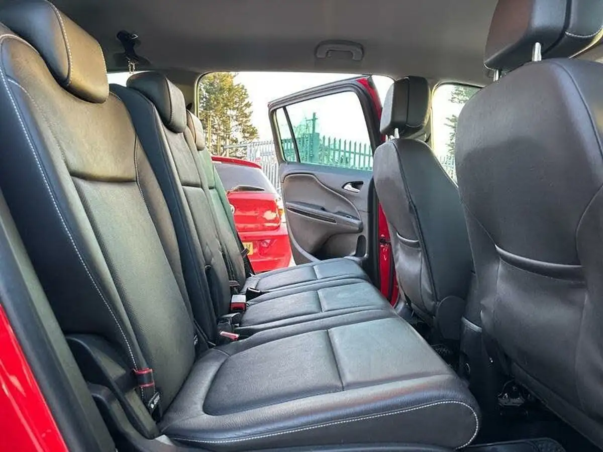 2016-vauxhall-zafira-tourer-20cdti-sri-ss-big-16