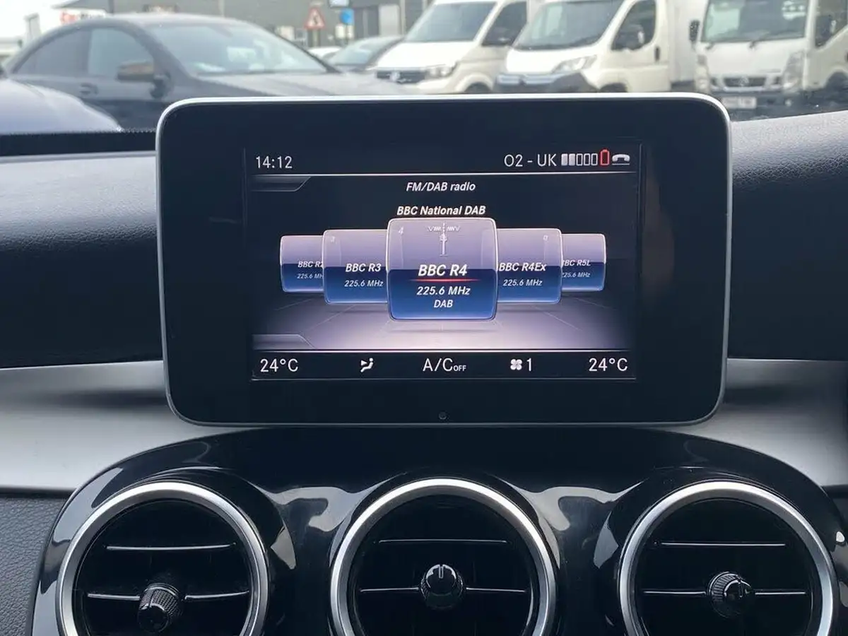 2018-mercedes-benz-c-class-20-c200-se-executive-edition-estate-5d-9g-tronic-plus-big-40