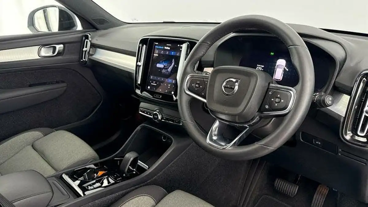 2024-volvo-xc40-20-b4-plus-big-5