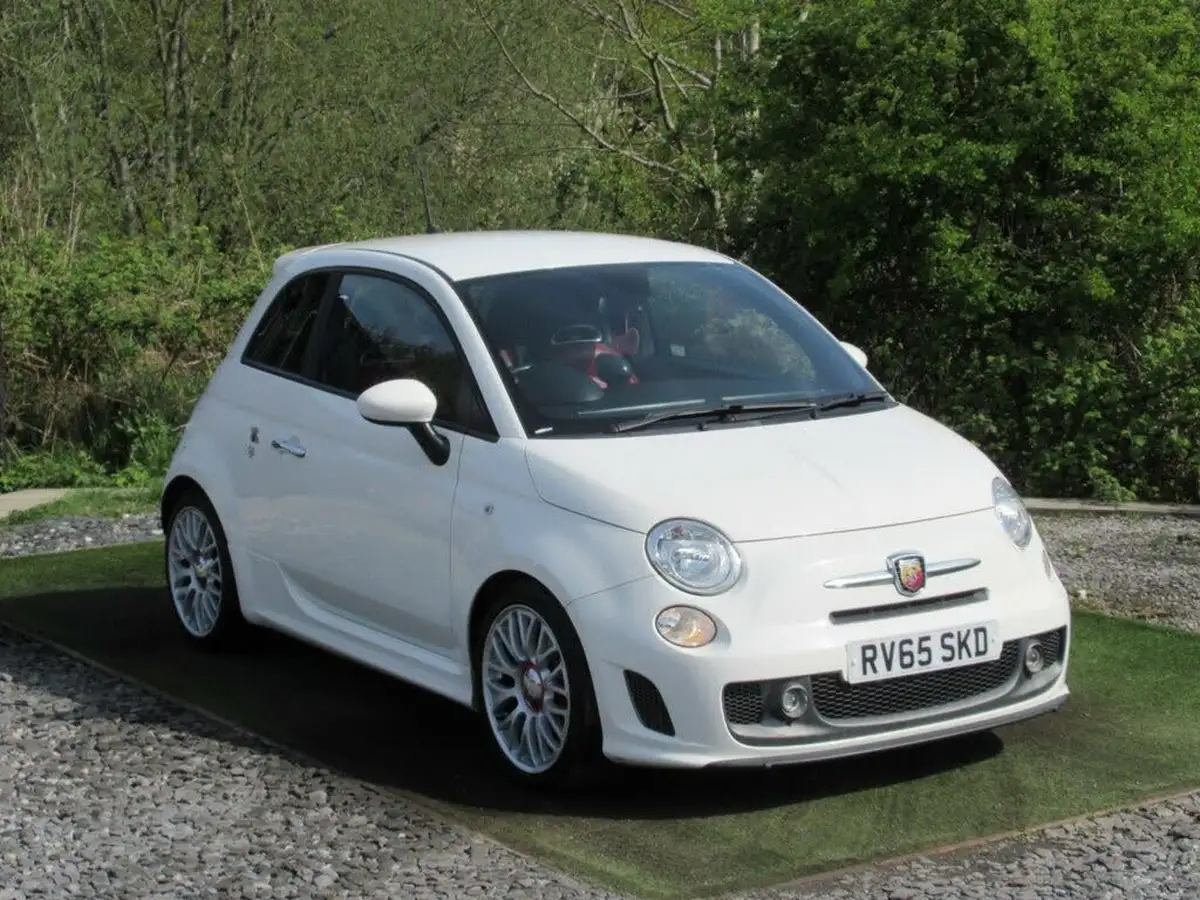 2015-abarth-500-14-tjet-595-turismo-160bhp-big-16