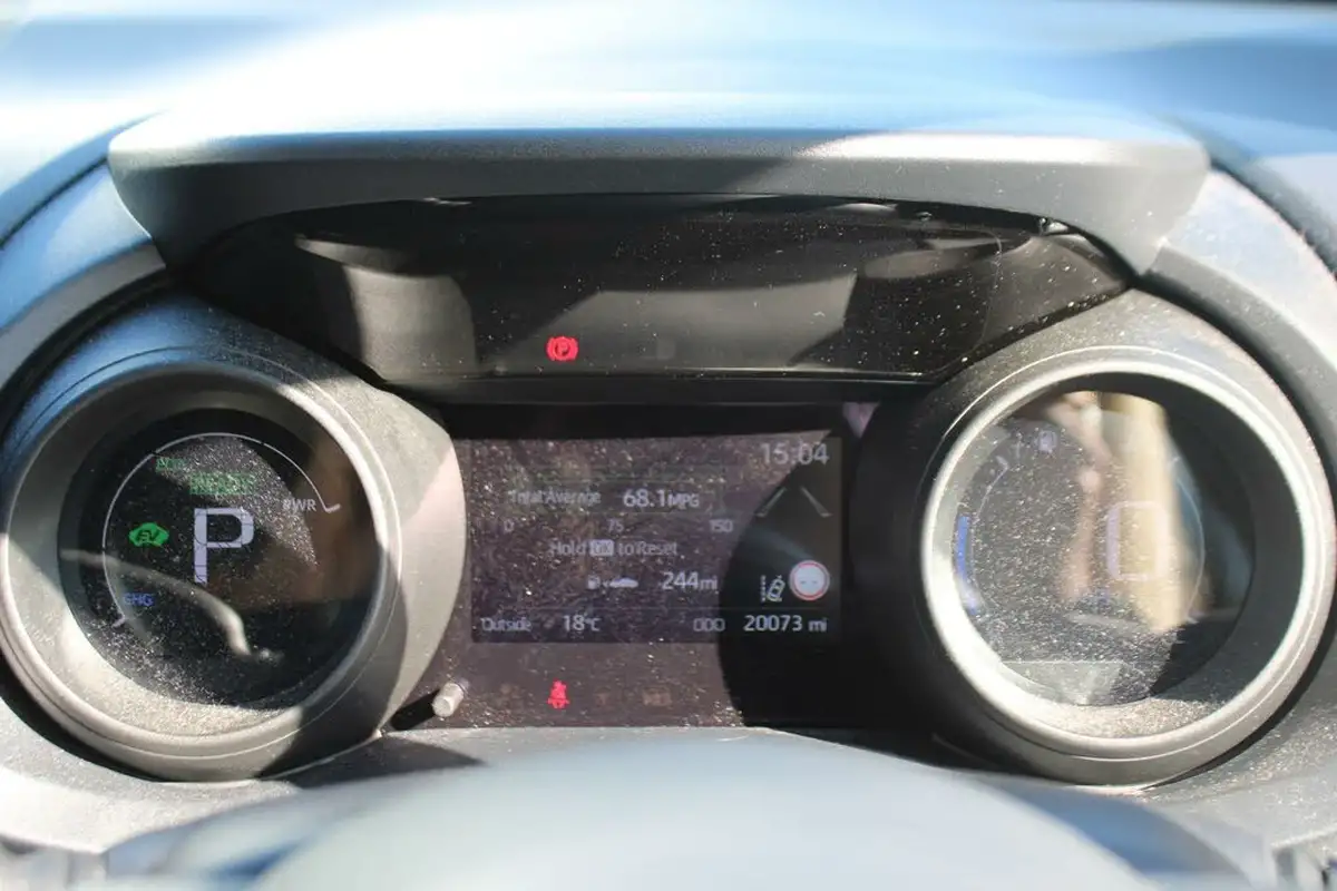 2022-toyota-yaris-15-vvt-i-design-big-22