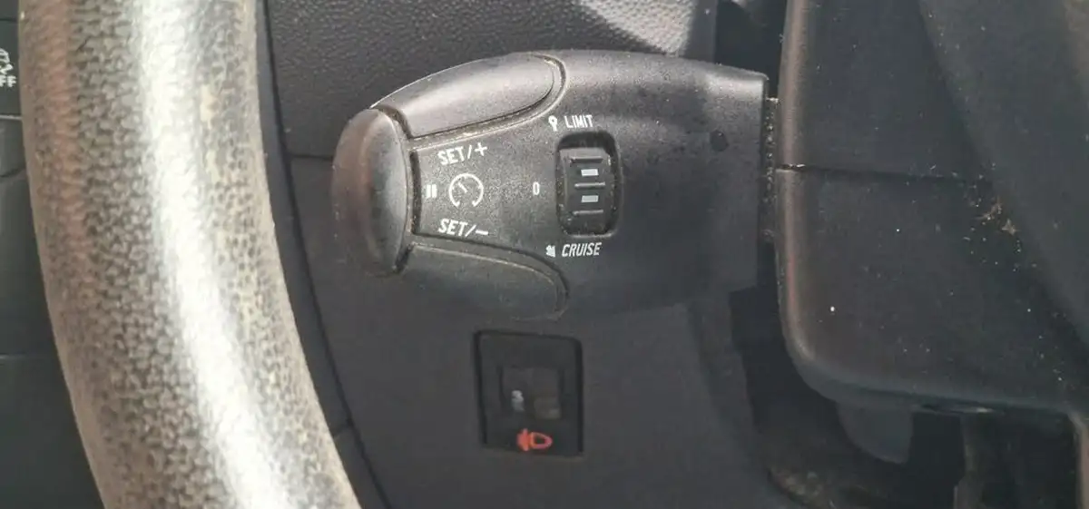 2014-citroen-dispatch-16td-enterprise-panel-big-11