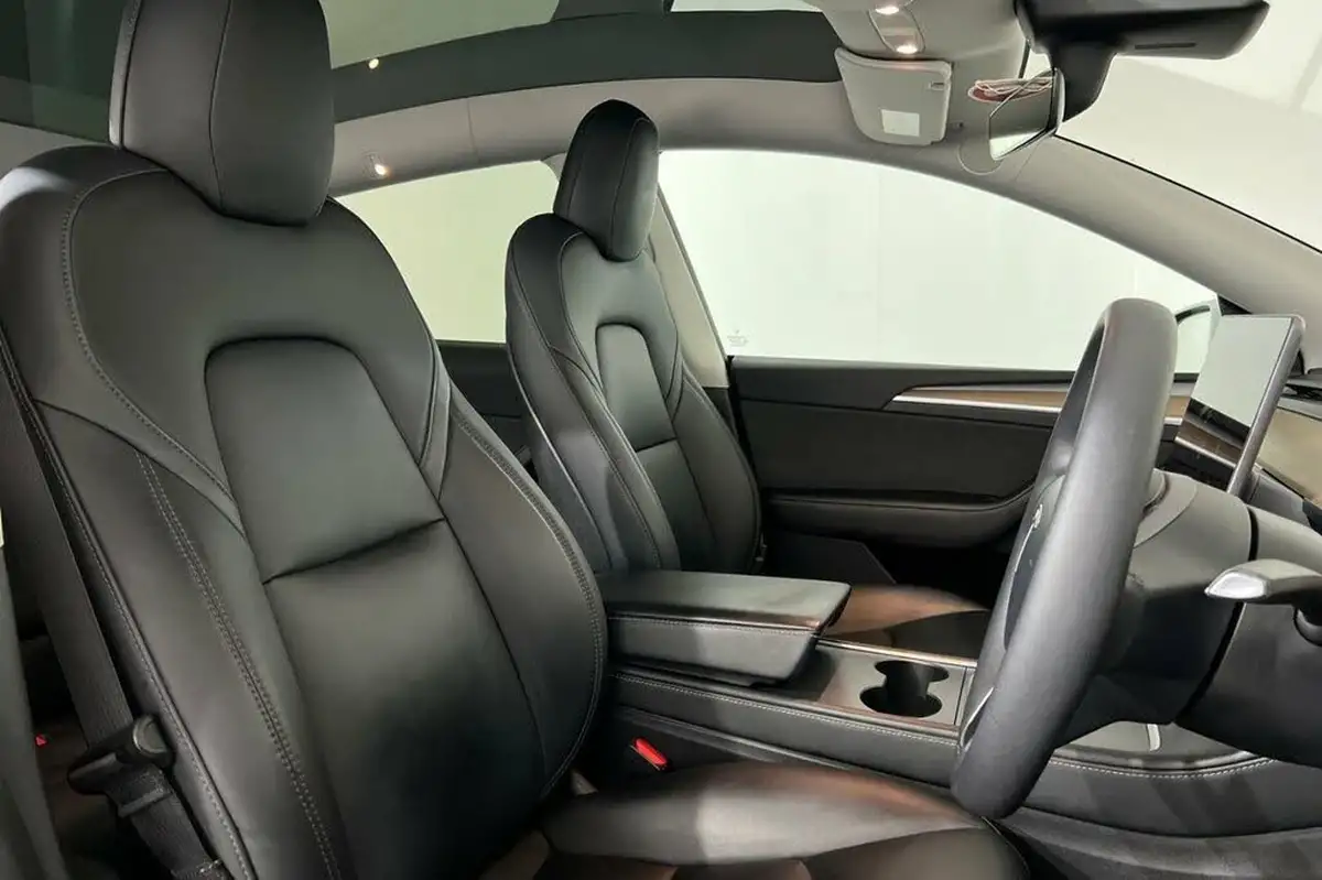 2022-tesla-model-y-e-long-range-big-17