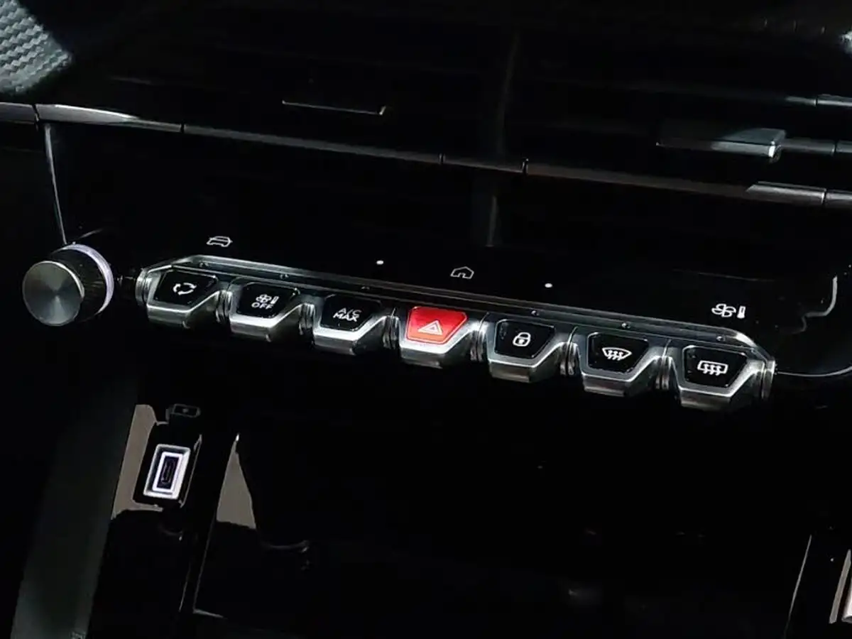 2023-peugeot-2008-suv-big-14