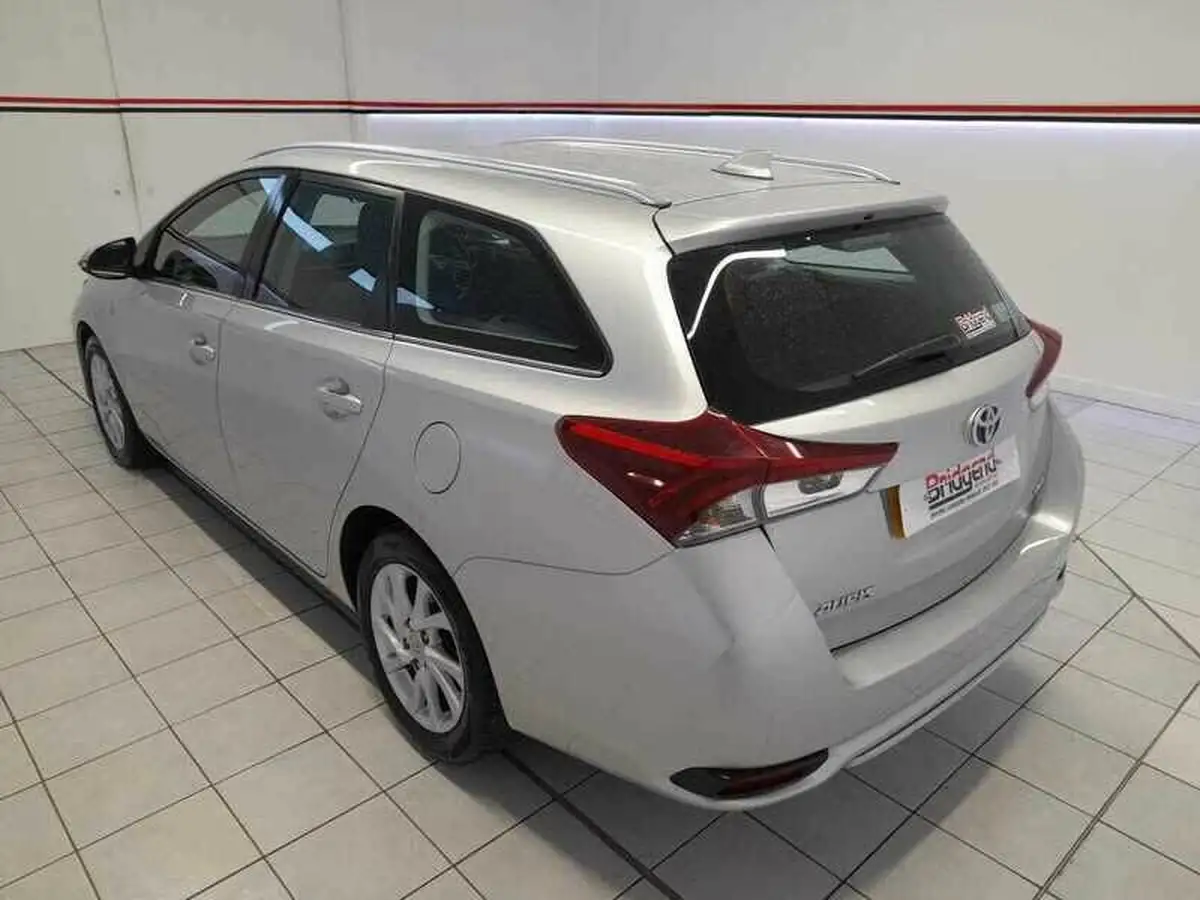 2019-toyota-auris-18-vvt-i-hsd-icon-tech-estate-big-3