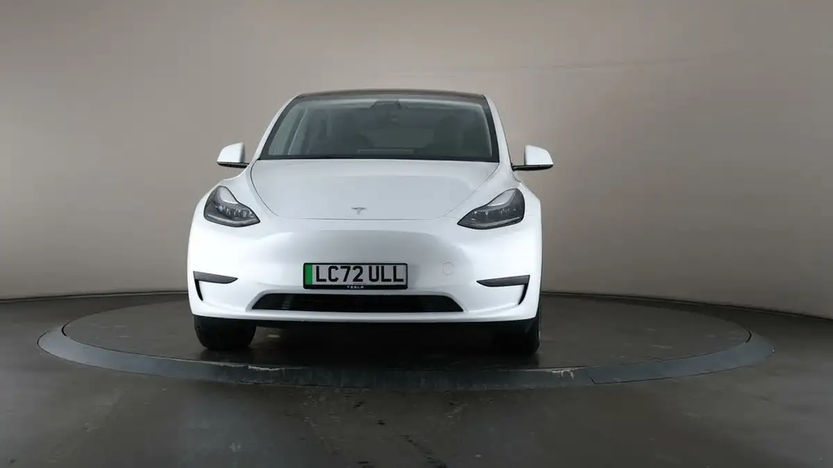 2022-tesla-model-y-e-rwd-big-2