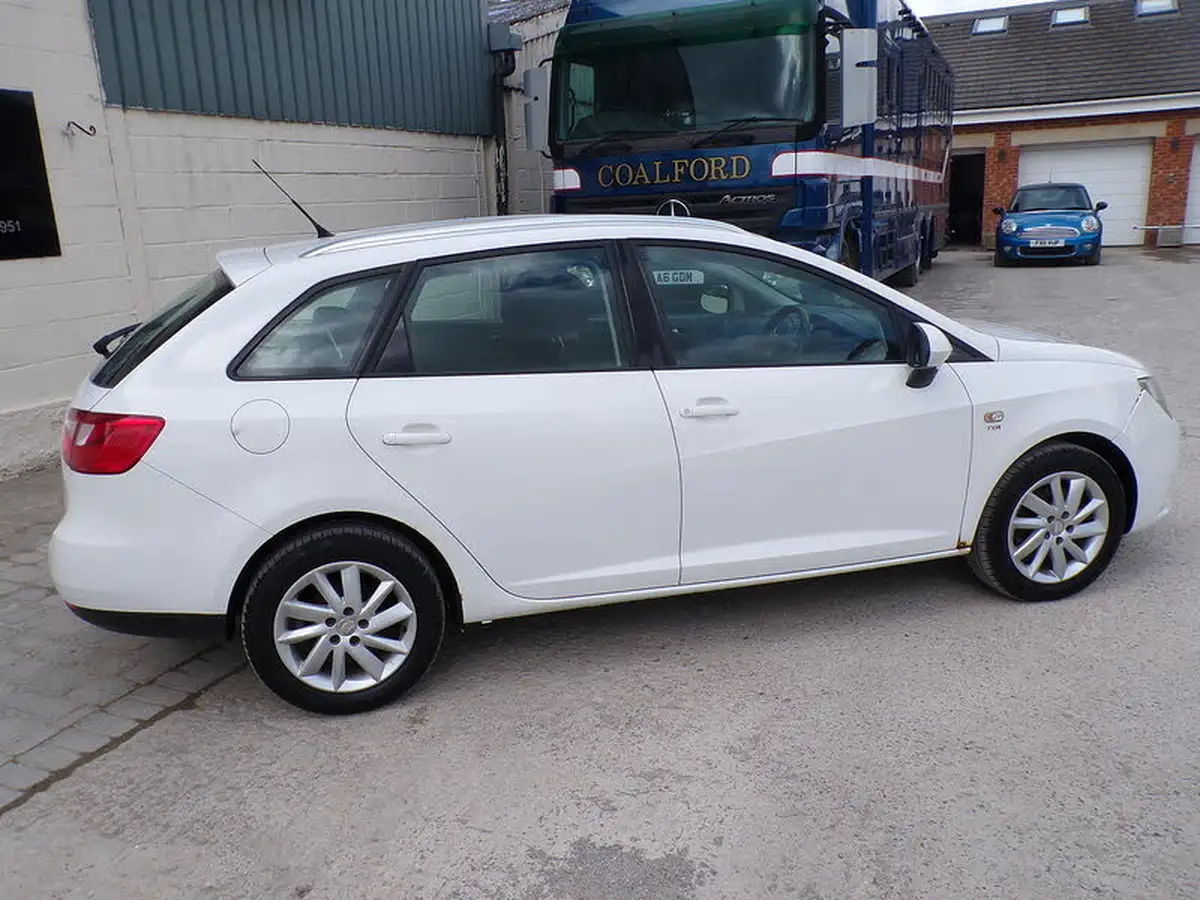 2012-seat-ibiza-16td-se-105-st-estate-5d-big-8
