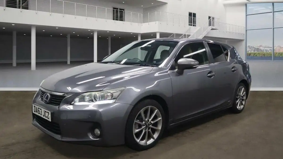 2013-lexus-ct-200h-18-advance-big-5