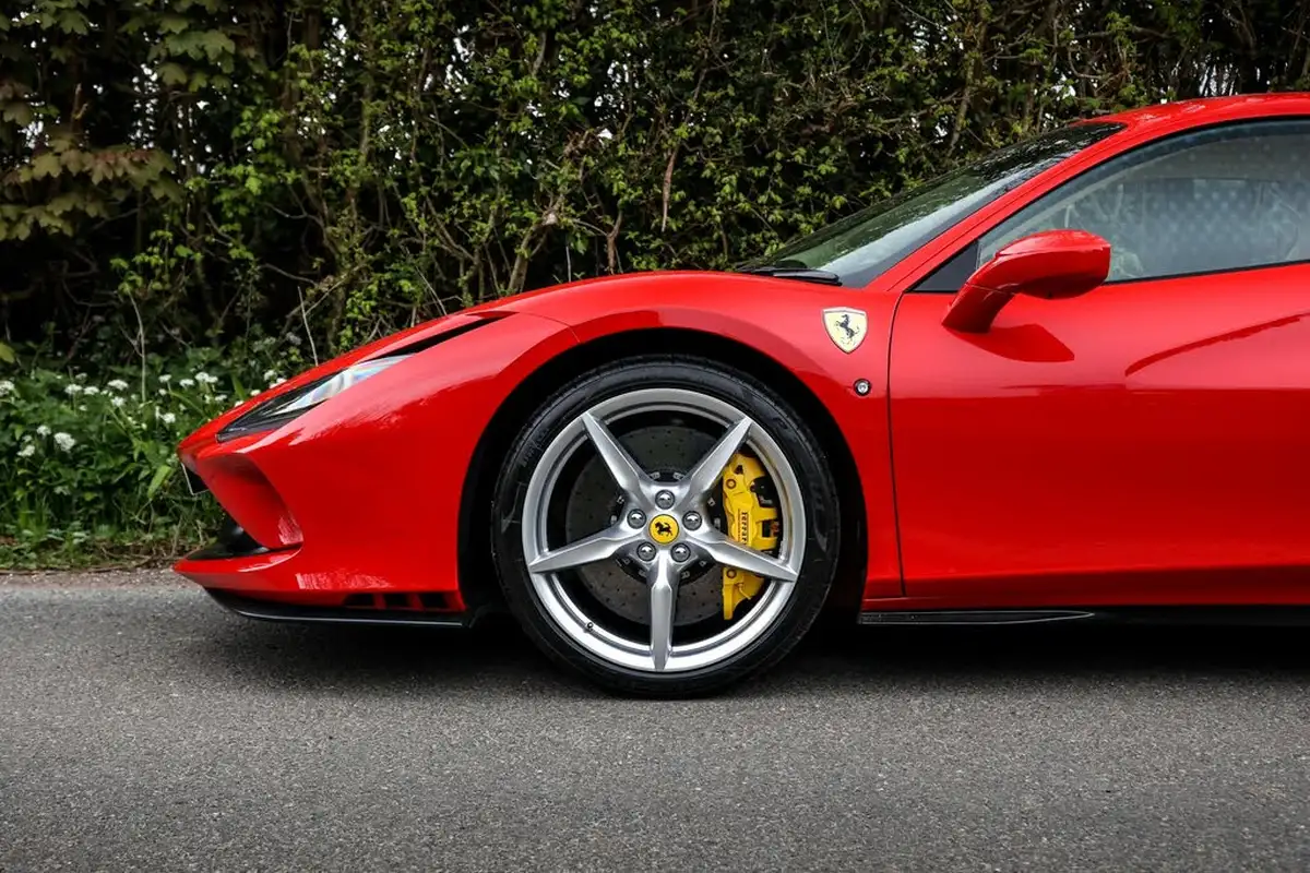 2021-ferrari-f8-tributo-big-16