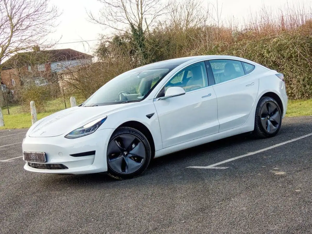 2020-tesla-model-3-e-standard-plus-big-4